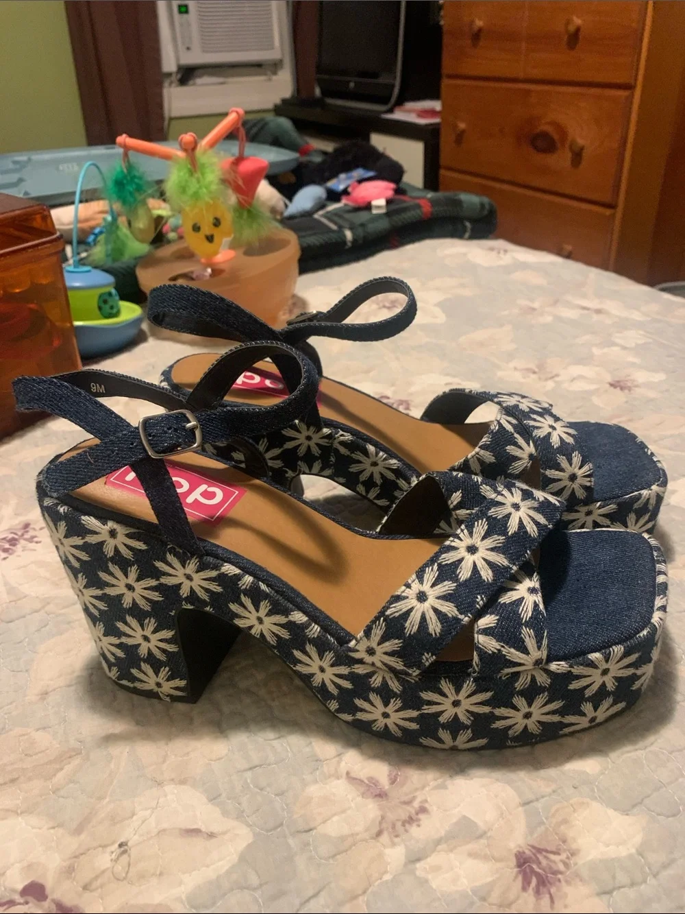 POP Women’s Size 9 Navy Denim & White Daisy Embroidered Platform Sandals